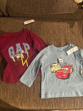 Bundle of two long sleeve shirts